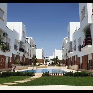 Home4u - Fantastic 2 Bedroom Apartment, With Pool Apartamento